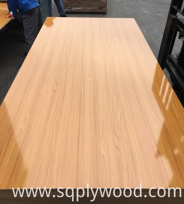 High Quality 15mm/18mm Waterproof UV High Gloss Melamine Veneer Laminated Raw Plain MDF Fiber Board for Furniture and Decoration